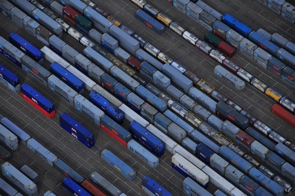 Container Terminal Operating System (TOS)